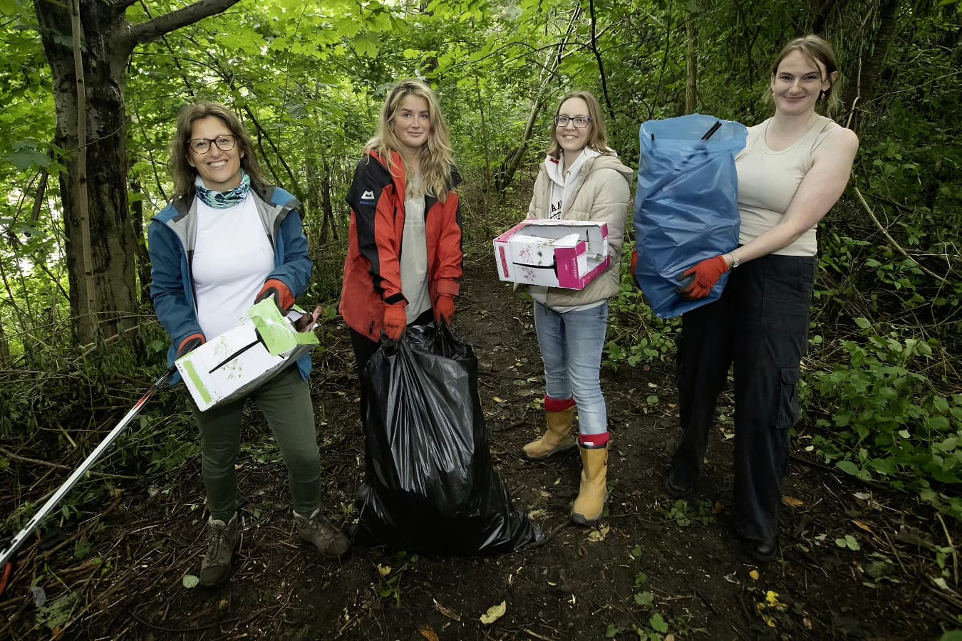 Barratt and David Wilson Homes Volunteers Help Regenerate Gateshead’s Riverside Park