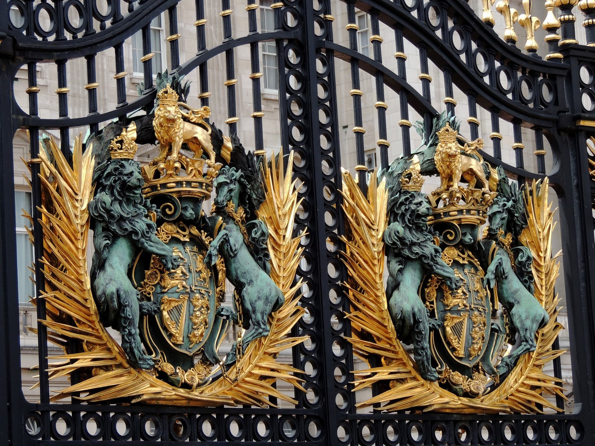 Half Of Brits Discontent With Buckingham Palace’s Response To Meghan And Harry Interview – Poll Suggests