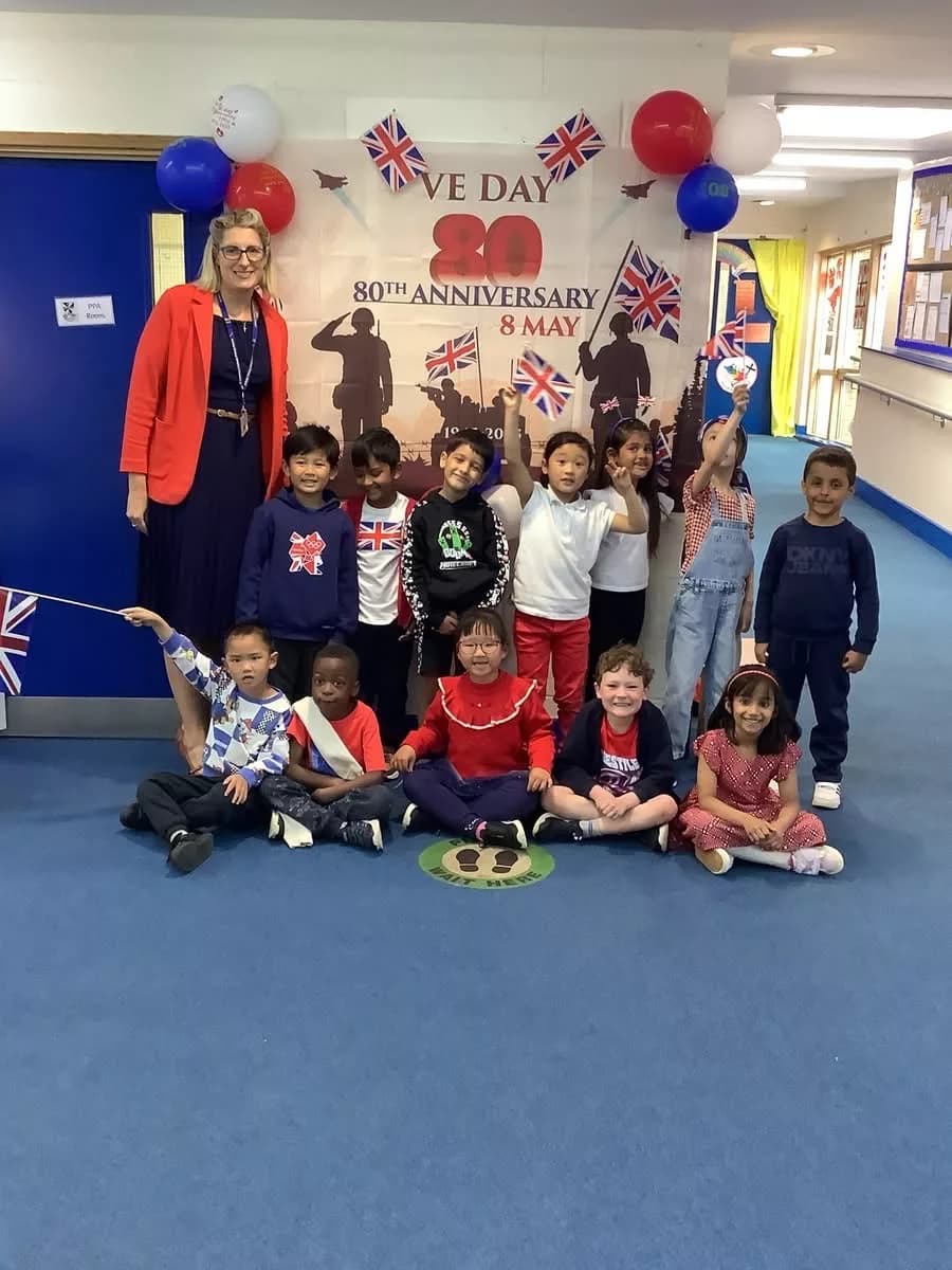 Newcastle Pupils Mark VE Day with Wartime Costumes and Special Guest Memories