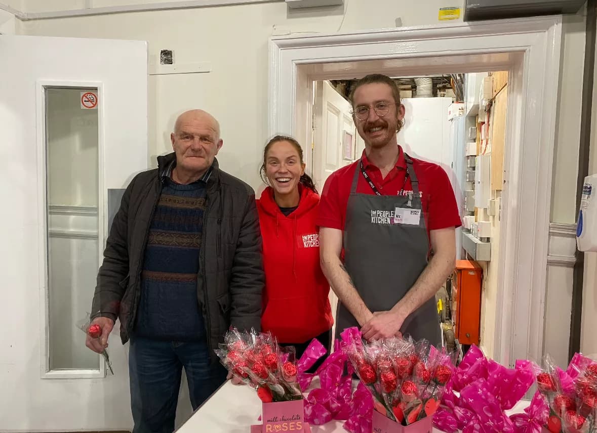 A Night of Joy and Giving: Vicky Pattison’s Heartfelt Visit to The People’s Kitchen on Valentine’s