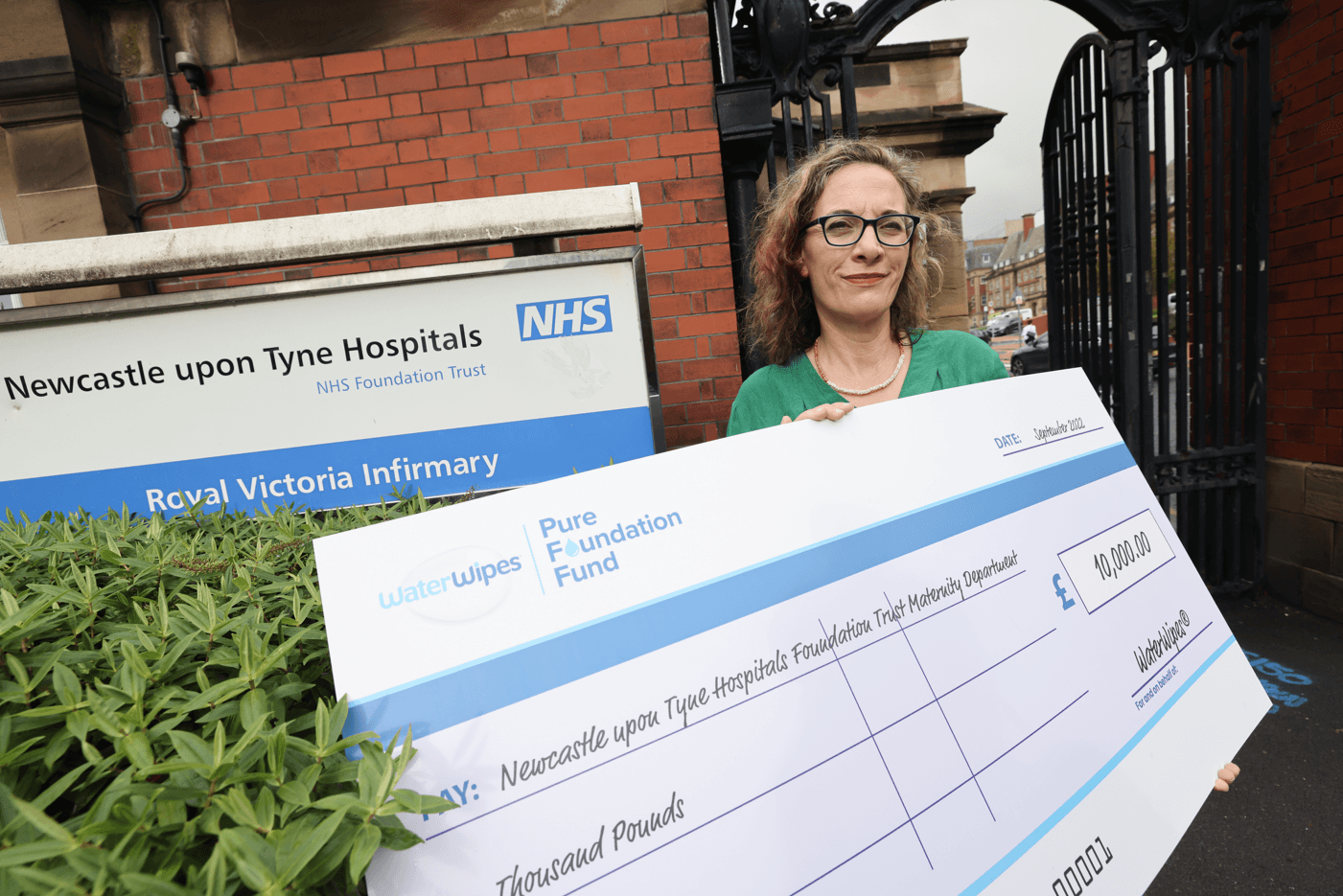 Newcastle Midwife wins £10,000 bursary