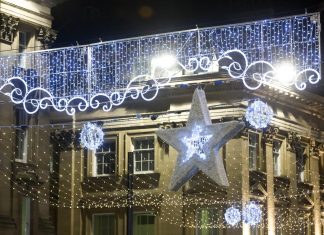 Christmas Lights on Grey Street 161117B_099