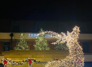 Three Mile Inn Lights Up With Stardust For Christmas Three Mile Inn Lights Up With Stardust For Christmas