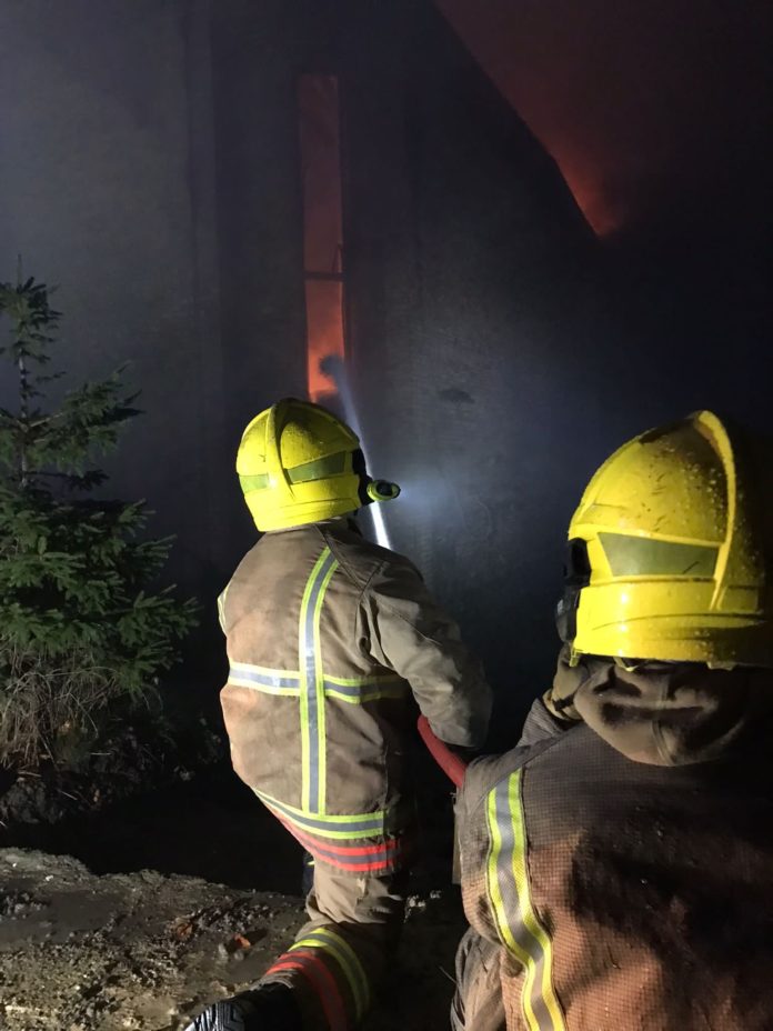Firefighter’s swift response keeps fire from spreading