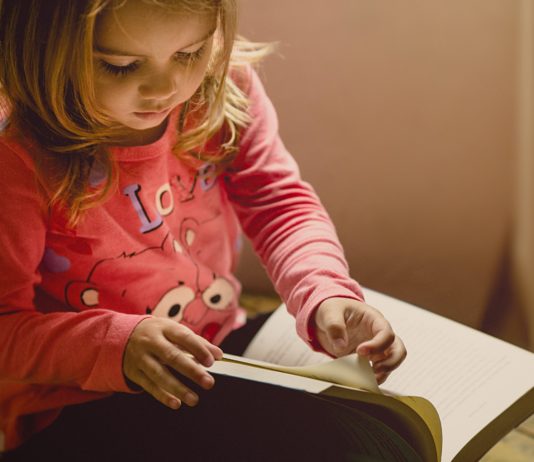 How To Turn Your Child Into A Bookworm This Summer