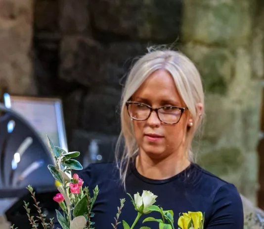 Celebrate Mum with Flowers & Lunch at The Northumberland Arms Celebrate Mum with Flowers & Lunch at The Northumberland Arms