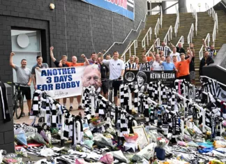 Charity Cyclists Honour Sir Bobby Robson and Kevin Keegan Charity Cyclists Honour Sir Bobby Robson and Kevin Keegan